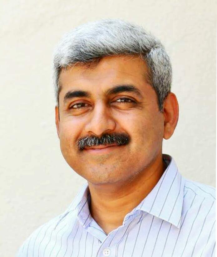 Dr. Ajit Hazari – Chief Surgeon, Hazari Eye Hospital