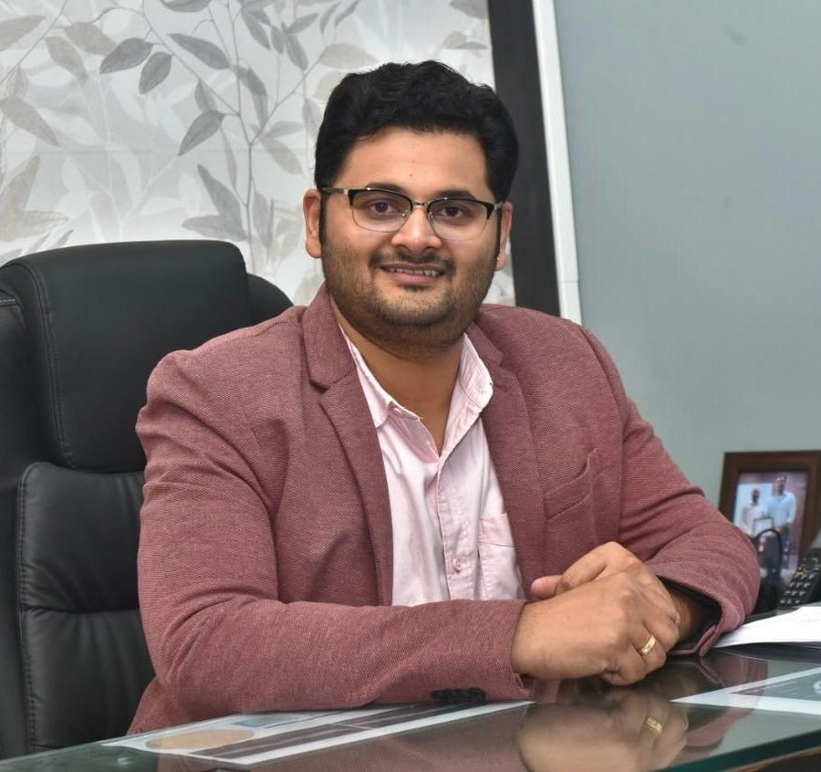 Dr. H.N. Gunale – Visiting Retinal Consultant, Hazari Eye Hospital